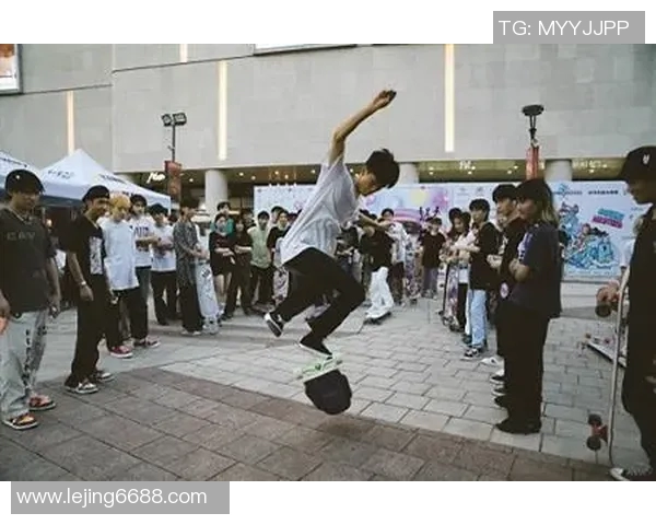 运动滑板深度解密南京滑板队的进攻策略与训练方法探讨